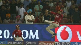 IPL 2017, IPL 2017 news, IPL 2017 updates, IPL 2017 matches, IPL 2017 videos, KXIP vs SRH, Kings XI Punjab, Sunrisers Hyderabad, Manan Vohra, Manan Vohra catch, Manan Vohra KXIP, sports news, sports, cricket news, Cricket, Indian Express