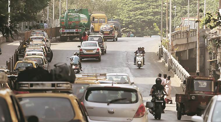Mumbai, Mumbai Kennedy bridge, Girgaum Kennedy bridge, Mumbai railway tracks, Mumbai news, Indian Express