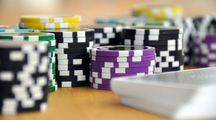 Mumbai: Poker party at hotel raided, 135 detained