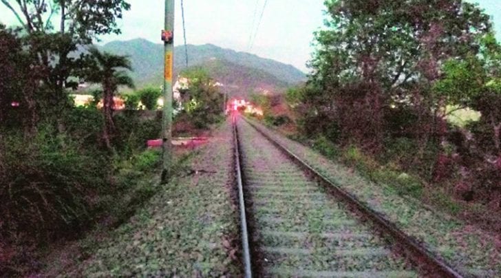 train accident, train accident averted, UP rail fracture, Farrukhabad rail accident, UP rail accident, train accident, UP train accident death, indian express, india news
