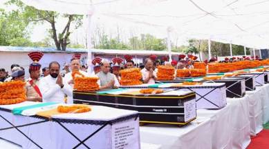 Rajnath singh, CRPF jawans killed, Sukma attack, Naxal attack, Chhattisgarh attack, Rajnath singh pays homage, Homage, Union Home Minister, india news, indian express news