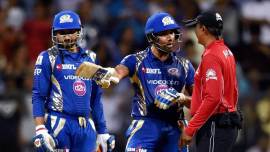 Rohit Sharma, Rohit Sharma umpire, mumbai indians, mumbai indians vs rising pune supergiant, mi vs rps, rohit sharma fine, rohit sharma vs rps, cricket news, cricket, sports news, indian express