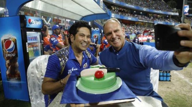 Cricket sports cake for a Sachin Tendulkar fan | Sport cakes, Amazing cakes,  Cricket (sports)