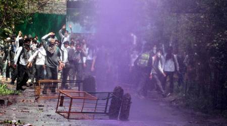 kashmir, kashmir unrest, kashmir protest, kashmir student protest, kashmir student injured, kashmir government, indian express news, india news