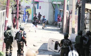 Anantnag by-elections, Srinagar bypolls, Srinagar violence, stone pelting Jammu, Jammu violence, J&K bypolls, bypolls EC, Kashmir violence, India news, Indian Express