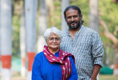 Sumitra Bhave, Sunil Sukhtankar, Kaasav