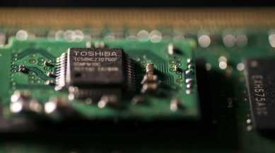 Apple, Toshiba, iPhone maker, Toshiba semiconductor unit, semiconductor factory sale, electronics conglomerate, Toshiba memory chips, Toshiba's bankruptcy restructuring, technology, technology news