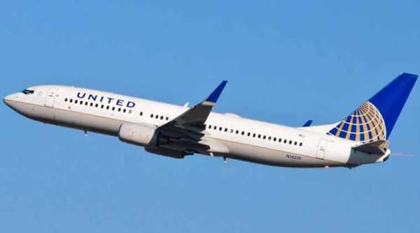 United Airlines flight, United Airlines flight hits turbulence, United airlines flight from Panama to Houston hits turbulence,