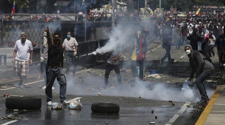 Caracas erupts as Venezuelans protest against President Nicolas Maduro ...