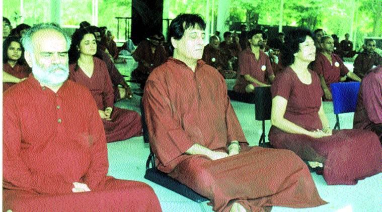 759px x 422px - Khanna was Swami Vinod Bharti, a gardener, at Osho ashram in the US |  Entertainment News,The Indian Express