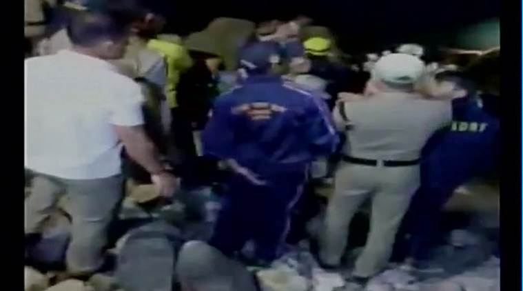 uttarakhand, uttarakhand bus accident,bus accident in uttarakhand, uttarkashi, gangotri, madhya pradesh, bus tragedy, rescue operations, itbp personnel, bus, passengers, victims, pilgrims, india news, indian express news