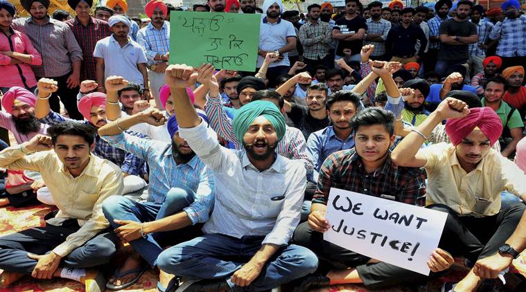 Panjab University Students Protest, PU Students Protest, PU Students, Panjab University Protest, PU Evening studies department, PU Protesting Students, Chandigarh News, Indian Express, Indian Express News