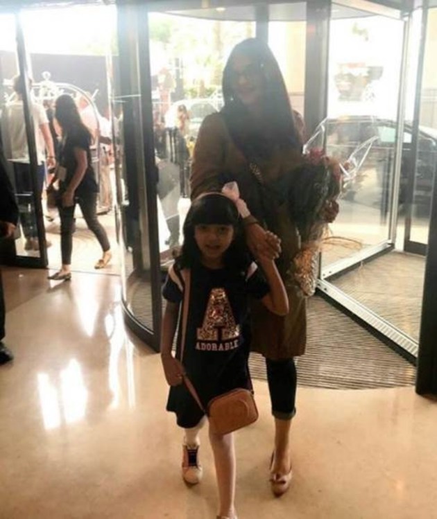 Aishwarya Rai Bachchan, Aishwarya Rai Bachchan cannes, Cannes 2017, Cannes 2017 news, Aaradhya Bachchan, Cannes 2017 aishwarya, Cannes aishwarya old looks