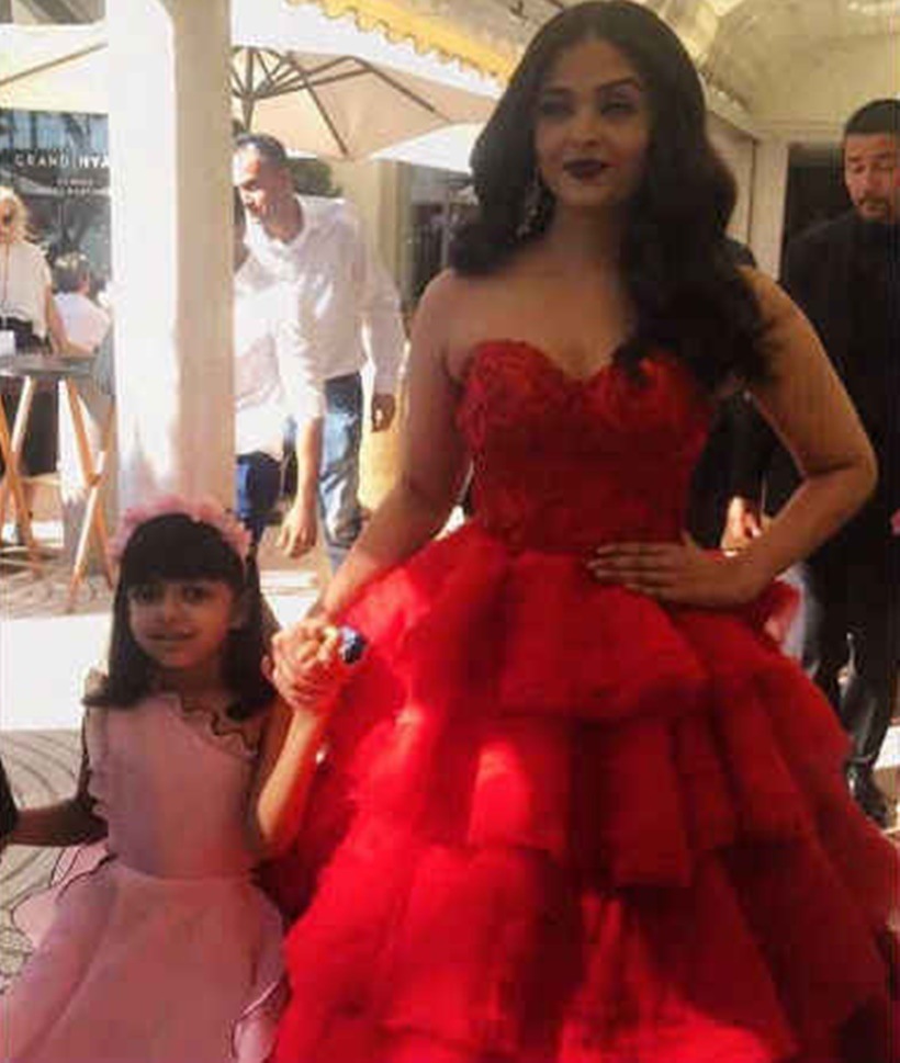 aishwarya rai cannes, aishwarya rai cannes aaradhya, aishwarya aaradhya, aish aaradhya, aish daughter, aishwarya daughter, aishwarya cannes pics, aishwarya aaradhya cannes pics, aaradhya cannes pics, aaradhya latest pics, aish latest pics, aishwarya red carpet cannes, aishwarya cannes looks, cannes 2017, cannes 2017 pics, bollywood news, entertainment updates, indian express, indian express news, indian express entertainment