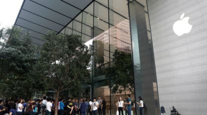 What Singapore's first Apple Store looks like