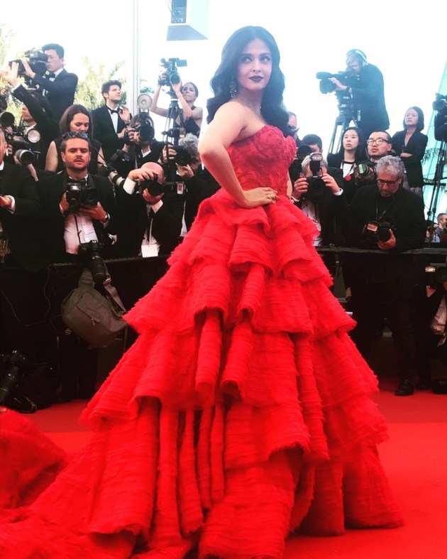 aishwarya rai, aishwarya rai bachchan birthday, aishwarya rai bachchan at cannes, best looks of aishwarya rai bachchan, aishwarya rai bachchan sultry looks, aishwarya rai bachchan 2017, indian express, indian express news