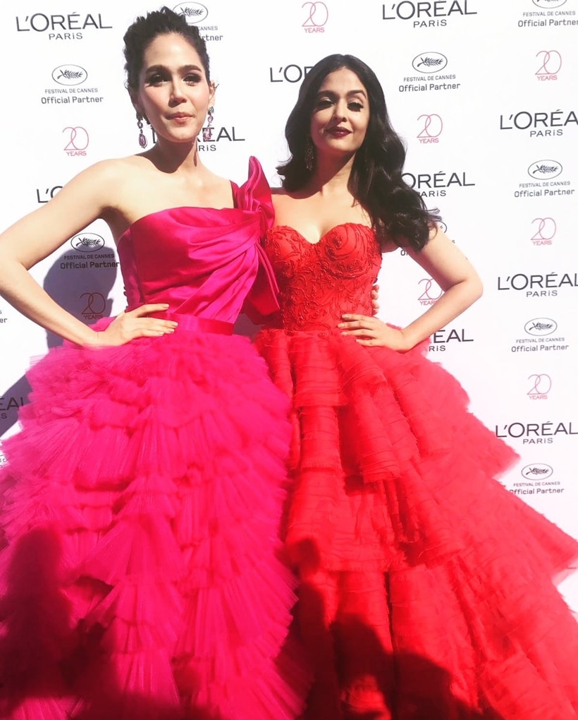 aishwarya rai bachchan, #aishwaryaatcannes, cannes 2017 aishwarya pics, aishwarya rai pics, aishwarya rai bachchan cannes, aishwarya rai cannes, aishwarya rai bachchan red carpet, aishwarya rai bachchan 2017, aishwarya rai cannes 2017 red carpet, aishwarya rai cannes photos, aishwarya rai bachchan cannes photos, indian express, indian express news, indian express fashion, indian express lifestyle