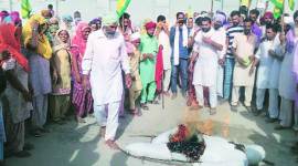 bathinda farmer protest 759 Patwari Jagjit Singh Jagga, farmer suicide, Bathinda farmer suicide, Bathinda farmer, Punjab agriculture, punjab news, indian express news