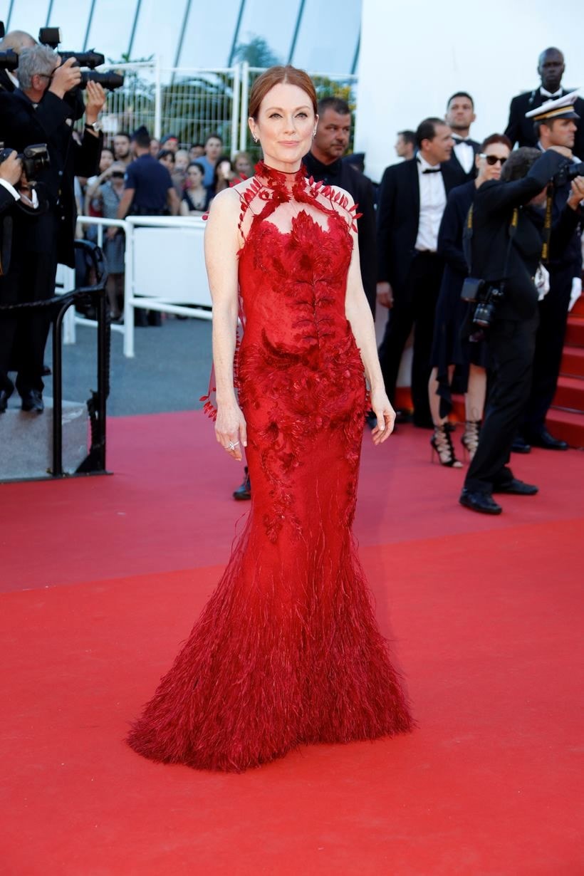 cannes 2017, cannes 2017 best dressed celebrities, cannes day 2 best dressed celebs, cannes deepika padukone, cannes jessica chastain, cannes emily rajatkwosky, cannes julianne moore, indian express, indian express news
