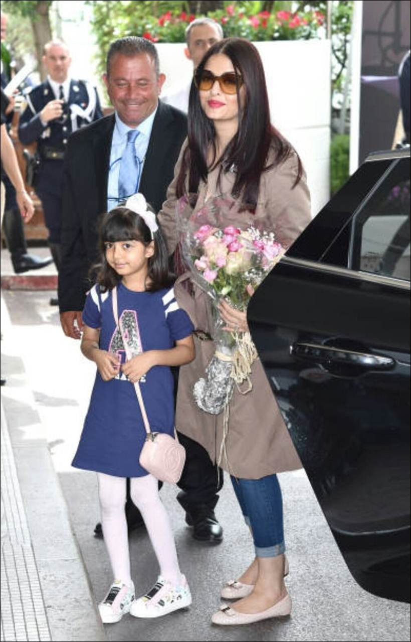 Aishwarya Rai & Daughter Aaradhya Arrive at Cannes!: Photo 2872309