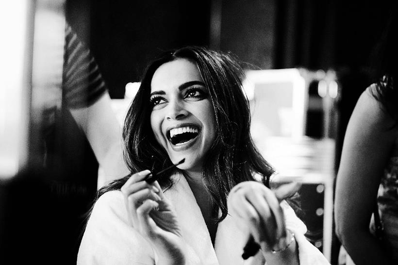 deepika padukone, deepika padukone pics, deepika padukone photos, deepika padukone cannes, deepika padukone cannes red carpet, deepika padukone cannes 2017, deepika padukone cannes 2017 red carpet, deepika padukone cannes photos, indian express, indian express news