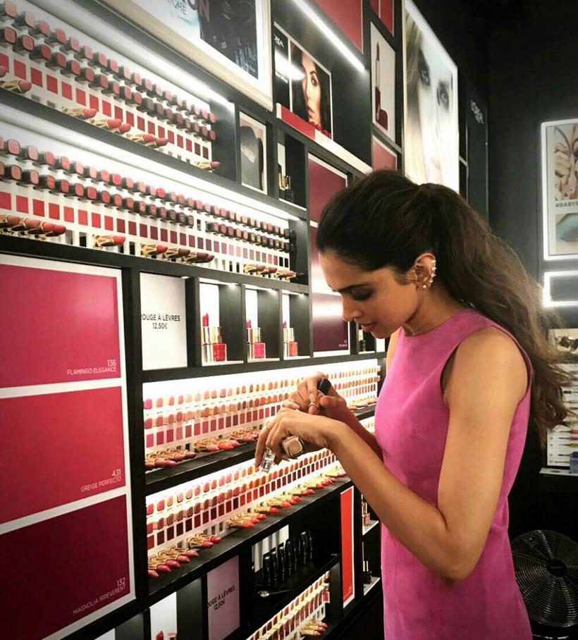 deepika padukone, deepika padukone pics, deepika padukone photos, deepika padukone cannes, deepika padukone cannes red carpet, deepika padukone cannes 2017, deepika padukone cannes 2017 red carpet, deepika padukone cannes photos, indian express, indian express news