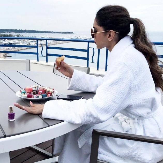 deepika padukone, deepika padukone pics, deepika padukone photos, deepika padukone cannes, deepika padukone cannes red carpet, deepika padukone cannes 2017, deepika padukone cannes 2017 red carpet, deepika padukone cannes photos, indian express, indian express news