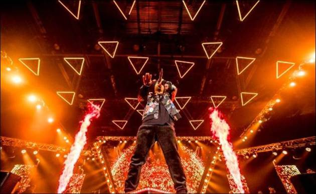 Diljit Dosanjh begins Dream Tour, gets houseful response on his first ...