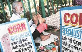 mumbai footpath healer, foot healer mumbai, mumbai feet corn healer, byculla zoo, indian express