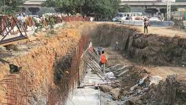 gurgaon, gurgaon roads, gurgaon flyover construction, gurgaon traffic, india news, indian express news