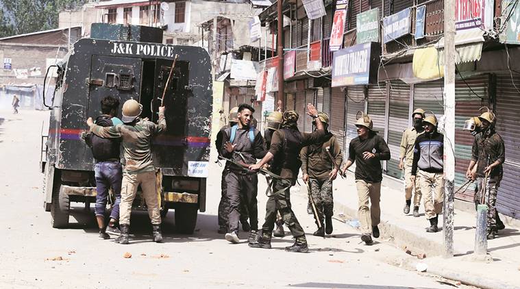 handwara clash, handwara clash-police, kashmir-handwara clash, kashmir unrest, kashmir crisis, kashmir problem, kashmir-india-pakistan, handwara news, 20 students injured-handwara clash, kashmir news, indian express