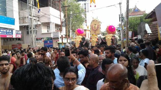 thrissur pooram, thrissur pooram today, thrissur pooram video, thrissur pooram photos, thrissur pooram live, kerala thrissur pooram, elanjithara melam, panchavadyam, paramekkavu, thiruvambady
