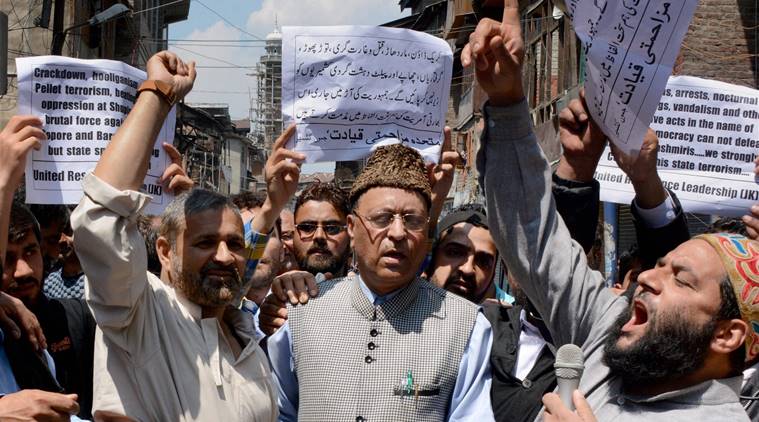 Kashmir, stone pelting Kashmir, Kashmir unrest, Sopore violence, Srinagar clashes, Separatist strike, Syed Ali Geelani, Kashmir terrorism, India news, Indian Express