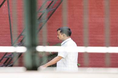 AAP, aam aadmi party, kejriwal, arvind kejriwal, kumar vishwas, aap conflict, aap problem, kumas vishwas aap, aap politics, manish sisodia, indian express