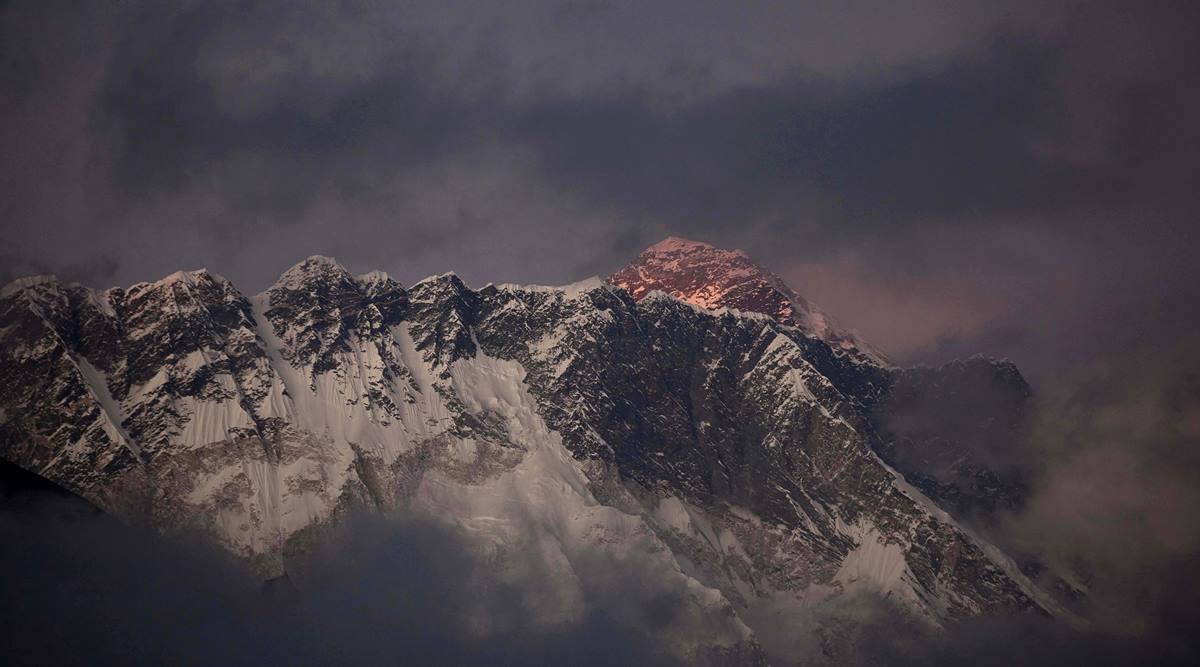mount everest, mt everest, mount everest climbing season, mt everest climbing season, mt everest risks, mt everest death, nepal news, indian express news