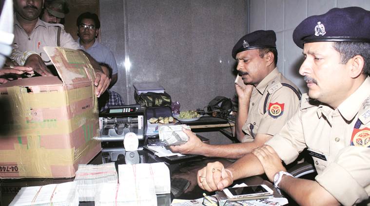 Crime news Uttar Pradesh, Unaccounted wealth recovered from UP man, Income tax department, IT department news, Latest news, India news, National news,