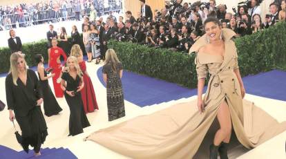 Ralph Lauren - Priyanka Chopra & Gigi Hadid with Ralph