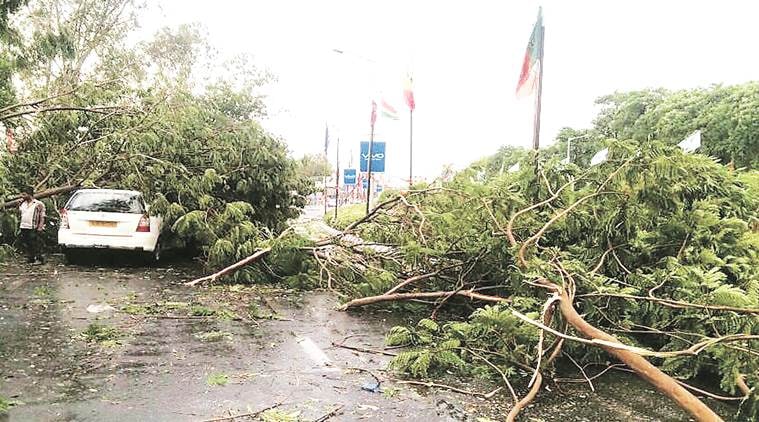 Gujarat visit, Prime minister narendra modi, City storm, Ahmedabad, storm, indian express news, india news, latest news
