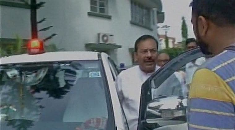 West Bengal minister flashes red beacon on vehicle, says ‘not bound to ...