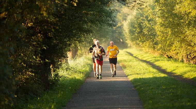 8 benefits of walking more than 10,000 steps a day