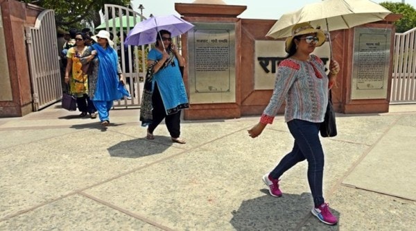 Delhi Sees Clear Sky Temperature Settles At 38 Degree Celsius Cities News The Indian Express