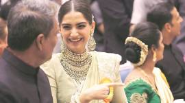 akshay kumar, sonam kapoor, anil kapoor, akshay kumar national award, sonam kapoor award, film awards, bollywood awards, anil kapoor, dada saheb phalke award, indian express