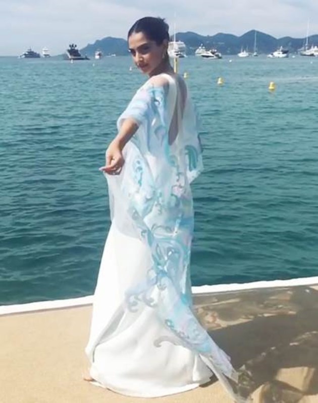 Sonam Kapoor, Sonam Kapoor cannes, Sonam Kapoor news pics, Sonam Kapoor new dress, Sonam Kapoor latest pics, Sonam Kapoor cannes latest pics
