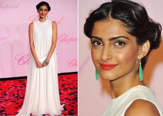 sonam kapoor, sonam kapoor cannes, sonam kapoor cannes red carpet looks, sonam kapoor cannes looks, sonam kapoor pics, sonam kapoor photos, sonam kapoor red carpet looks, sonam kapoor fashion, sonam kapoor ralph and russo, sonam kapoor red carpet pics, sonam kapoor photos, sonam kapoor fashion photos, sonam kapoor style images, bollywood fashion, bollywood style, indian express, indian express news