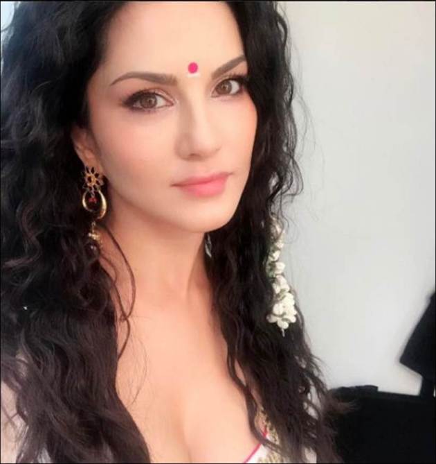 sunny leone, sunny leone birthday, sunny leone favourite movie, sunny leone images