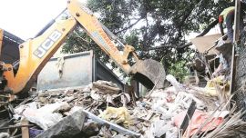 pune workers die, pune earthmover bucket falls, pune accident