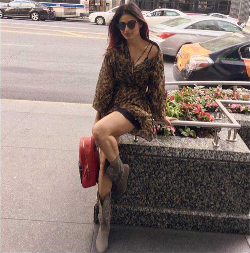 mouni roy vacation, mouni roy naagin 2, mouni roy hot images