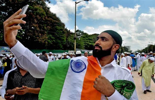 Eid, Eid 2017, India Eid Celebration, Eid Celebration, Eid-Al-Ftr, Eid Celebration, India Celebrates Eid, India Eid-Al-Ftr, Kashmir Eid, Haryana Eid, India News, Indian Express, Indian Express News