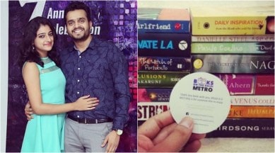 couple leaving books in delhi metro, books on the delhi metro, books being hidden in delhi metro, couples hiding books in delhi metro, indian express, indian express news