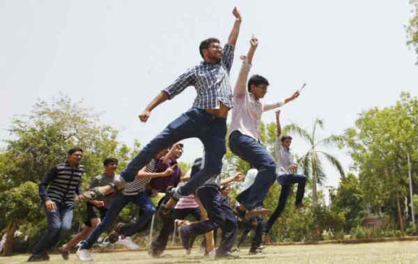 Tamil Nadu 12th results 2018 declared, 6754 schools score 100% results